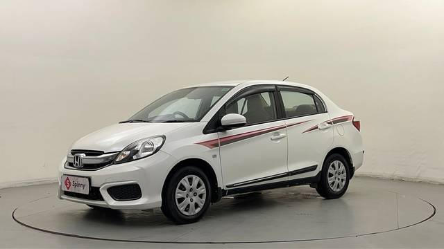 https://images10.gaadi.com/usedcar_image/4529525/original/84c622a8e2655d2685d87d28ed5ae832.JPG?imwidth=6400