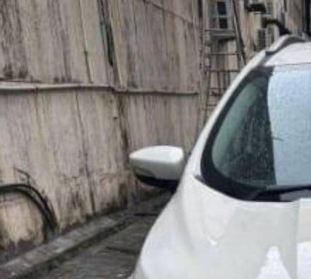 https://images10.gaadi.com/usedcar_image/4529541/original/processed_0b2ef1d7065de244680eb4327b5aa07a.jpeg?imwidth=6402