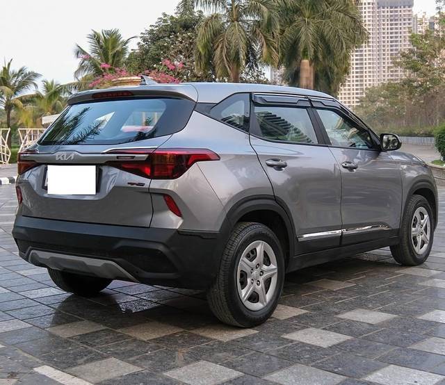 https://images10.gaadi.com/usedcar_image/4529652/original/processed_5bb0cc7885e1f4956cf9bd026553665e.jpg?imwidth=6402