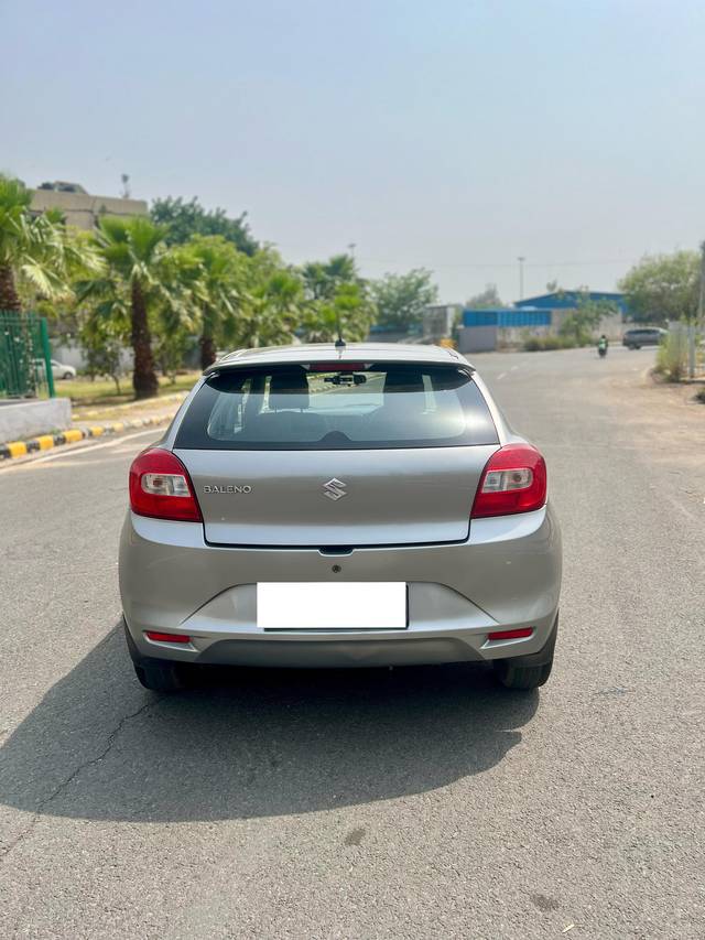 https://images10.gaadi.com/usedcar_image/4529663/original/processed_4052c96ee8eb6d7288d069e92b5b949b.jpeg?imwidth=6402