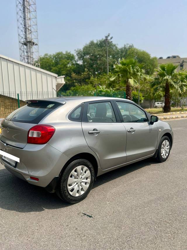 https://images10.gaadi.com/usedcar_image/4529663/original/processed_89ada04f8498f0ab15b67f1cb50fb4ef.jpeg?imwidth=6401