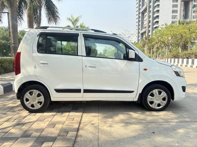 https://images10.gaadi.com/usedcar_image/4529669/original/877f460d8331877c7d4b7fddc7e30d63.jpg?imwidth=6401