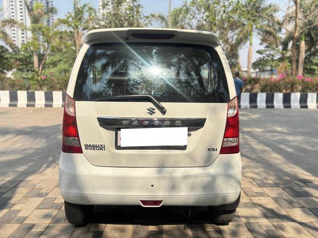 https://images10.gaadi.com/usedcar_image/4529669/original/processed_6df3a28b5a36a66374d977061f9eb303.jpg?imwidth=6402