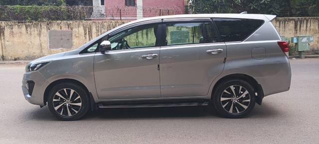 https://images10.gaadi.com/usedcar_image/4529680/original/0a55528191bfd23b13ff6a59c35b6344.jpeg?imwidth=6402
