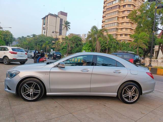 https://images10.gaadi.com/usedcar_image/4529684/original/350bb70c199699e941ef7a9ced416150.jpeg?imwidth=6402