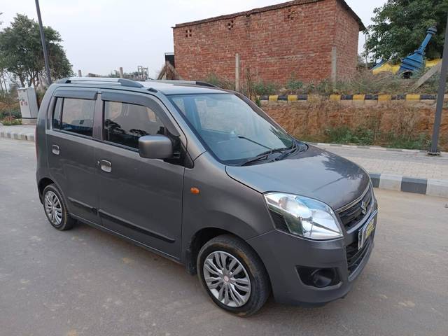 https://images10.gaadi.com/usedcar_image/4529687/original/processed_95cff409bb6711cebf9806519622c477.jpg?imwidth=6400