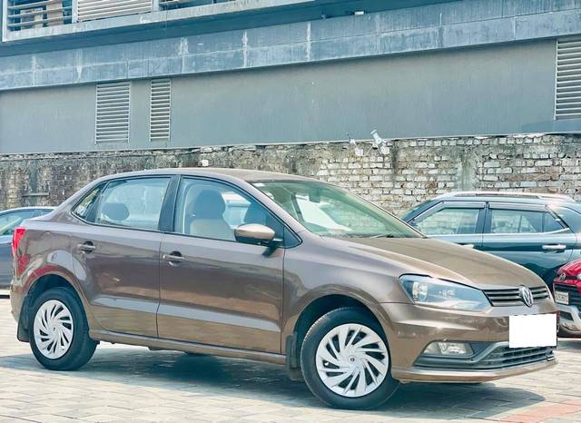 https://images10.gaadi.com/usedcar_image/4529696/original/processed_ac38ce41e93d52770e47ec11fac76adc.jpg?imwidth=6400