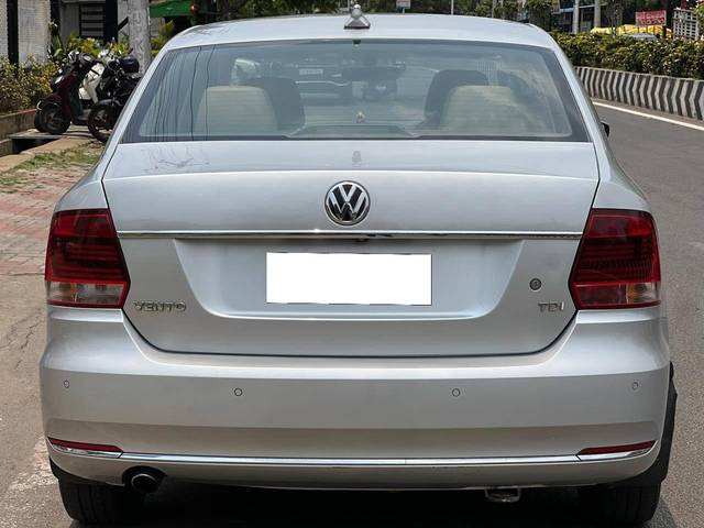 https://images10.gaadi.com/usedcar_image/4529700/original/processed_ca75910f6841e79bd545e95550457ed8.jpg?imwidth=6401