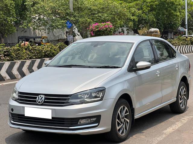 https://images10.gaadi.com/usedcar_image/4529700/original/processed_f03f2bc6640f7edcb2338d94ae273481.jpg?imwidth=6402