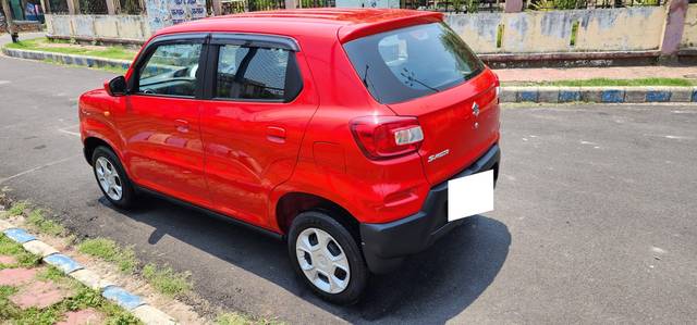https://images10.gaadi.com/usedcar_image/4529704/original/processed_7a0ee8a31df81b4262370f4c0617f75b.jpg?imwidth=6402