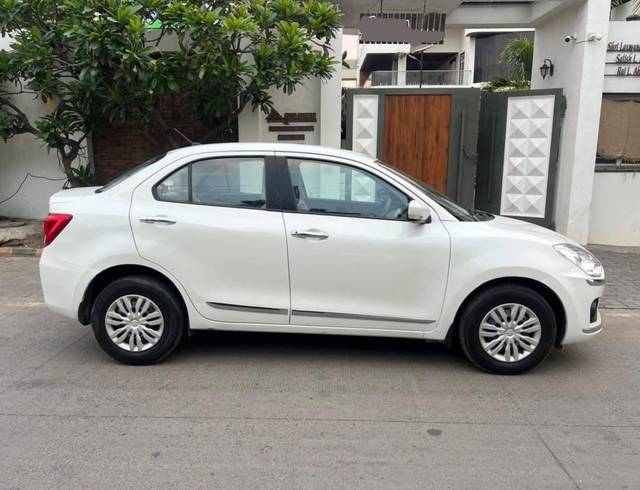 https://images10.gaadi.com/usedcar_image/4529705/original/processed_1ad44f5af8b43e5bd8f84cbfe4f66f06.jpg?imwidth=6401
