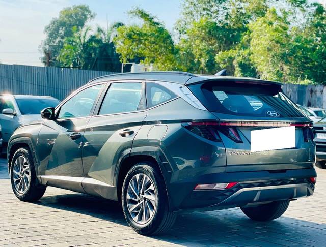 https://images10.gaadi.com/usedcar_image/4529708/original/processed_756a46ab11defe30a2fd0b9a054820ab.jpg?imwidth=6402