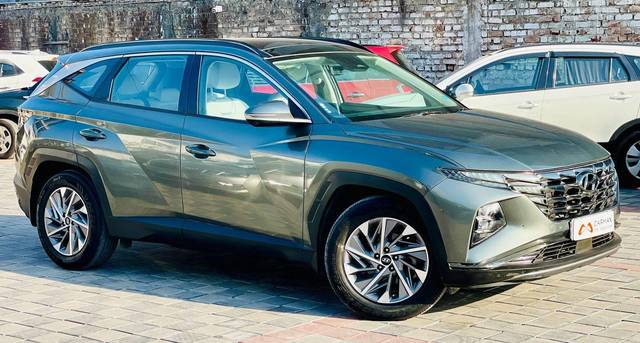 https://images10.gaadi.com/usedcar_image/4529708/original/processed_f61b667798007c39e6724fd2e0f58e87.jpg?imwidth=6400