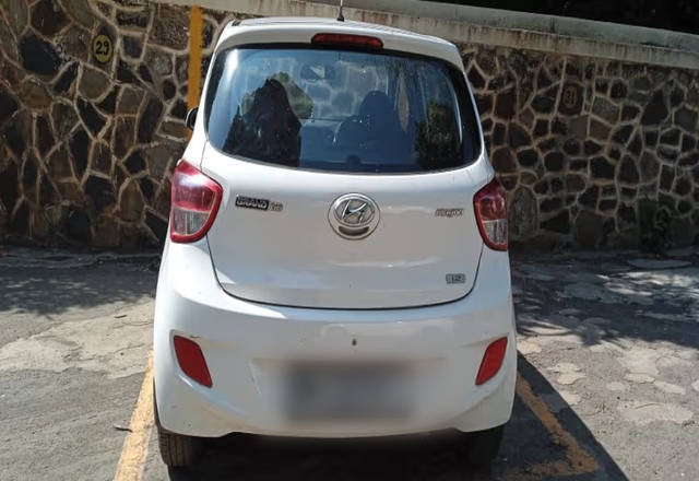 https://images10.gaadi.com/usedcar_image/4529739/original/2fb80e9e-1ced-4a86-a711-b1a5ee9952d8.?imwidth=6400
