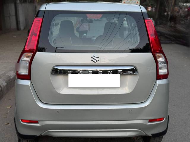 https://images10.gaadi.com/usedcar_image/4529768/original/processed_d01eedc7b7c53b68f237dfab35490739.jpg?imwidth=6402