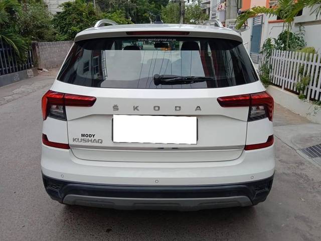 https://images10.gaadi.com/usedcar_image/4529789/original/processed_c9c67c88af81deada5a16ca19c81c562.jpg?imwidth=6401
