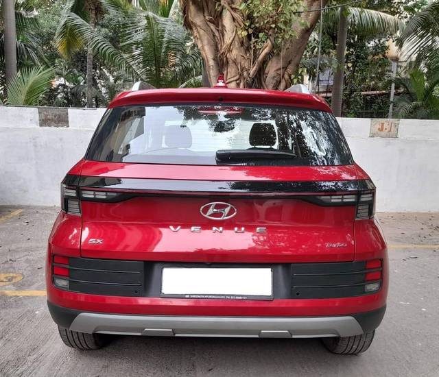 https://images10.gaadi.com/usedcar_image/4529807/original/processed_92a99546f6067e8be3c057e46f16e220.jpeg?imwidth=6401