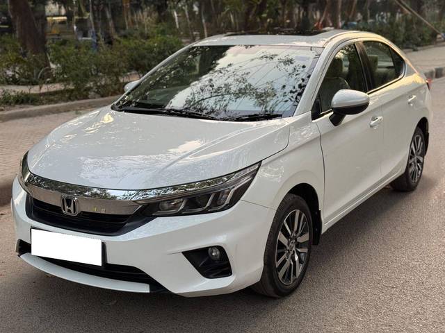 https://images10.gaadi.com/usedcar_image/4529809/original/processed_5ecaeb5565993a47450b73a85cbf6aa8.jpg?imwidth=6401