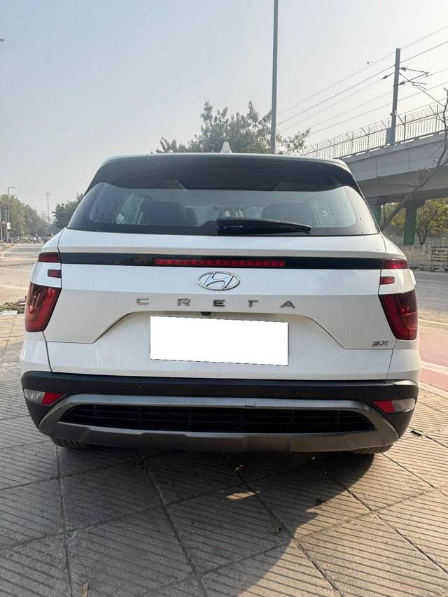 https://images10.gaadi.com/usedcar_image/4529816/original/processed_d0e08c7381d50cb66a0d1df6cbc39192.jpg?imwidth=6402