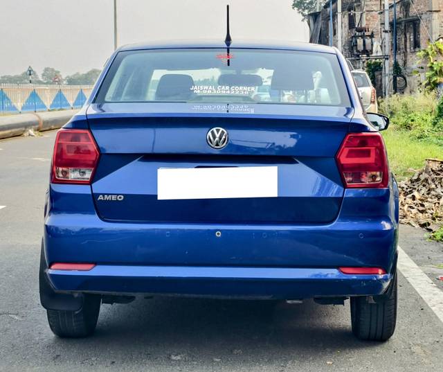 https://images10.gaadi.com/usedcar_image/4529818/original/processed_228d540e99914637095791cf778c8100.jpg?imwidth=6401