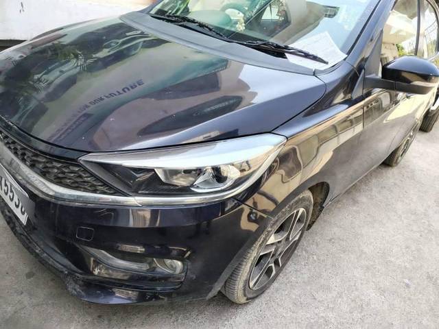 https://images10.gaadi.com/usedcar_image/4529862/original/processed_59c57375-5935-47f3-aa56-851fb955cdf9.jpg?imwidth=6400