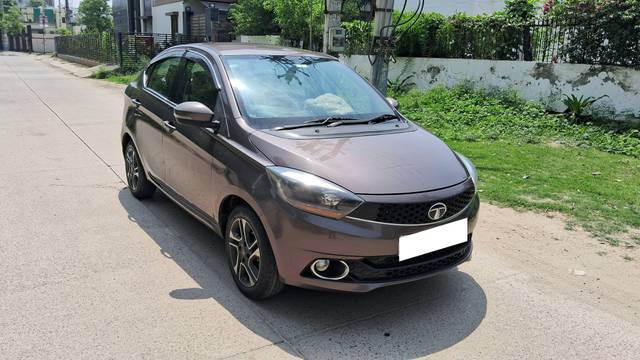 https://images10.gaadi.com/usedcar_image/4529865/original/processed_e568fa30f69de79ca06aac72be3b50ee.jpg?imwidth=6400