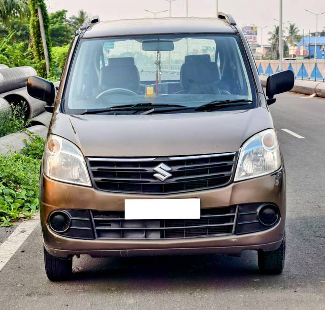 https://images10.gaadi.com/usedcar_image/4529868/original/processed_f6290857c3437bac57b399e6f5bc4b32.jpg?imwidth=6400