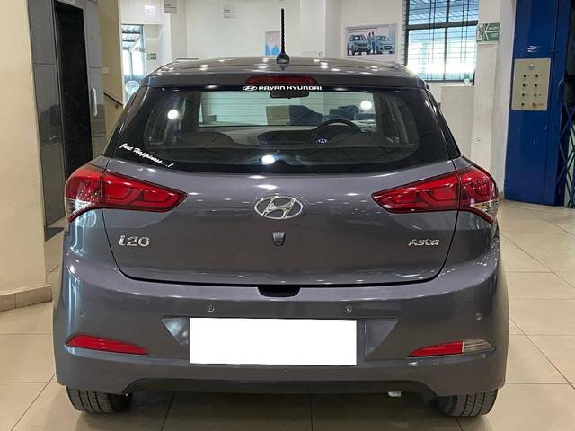 https://images10.gaadi.com/usedcar_image/4529873/original/processed_9109a6bf06919c8f4f52efd5c18e2c6d.jpg?imwidth=6402