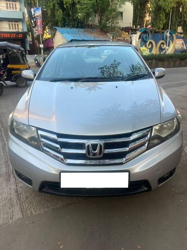 https://images10.gaadi.com/usedcar_image/4529878/original/processed_f27268ae7dbaa1866930748c0f9a06db.jpg?imwidth=6400