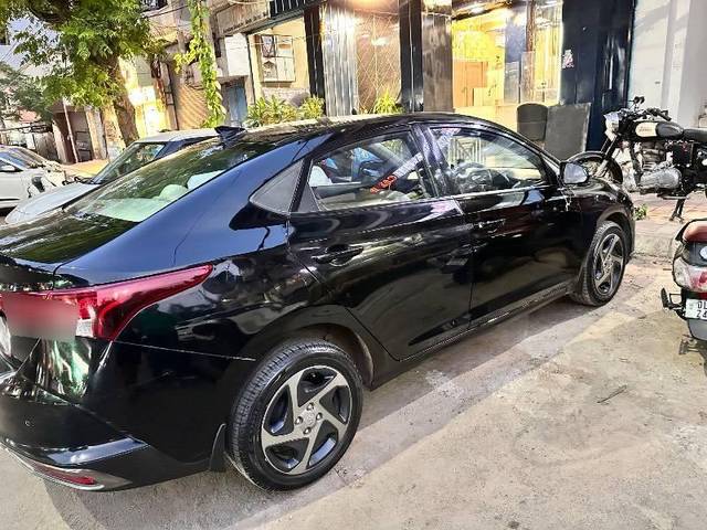 https://images10.gaadi.com/usedcar_image/4529879/original/processed_e6c22e94-d0cf-459b-87b1-bf6f8dba061d.jpeg?imwidth=6401