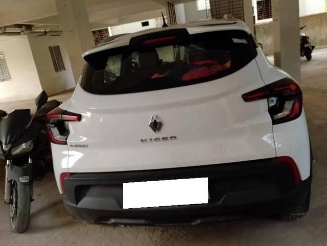 https://images10.gaadi.com/usedcar_image/4529880/original/processed_7f62f1b6-6f26-4c25-a51b-16473c429800.jpeg?imwidth=6402