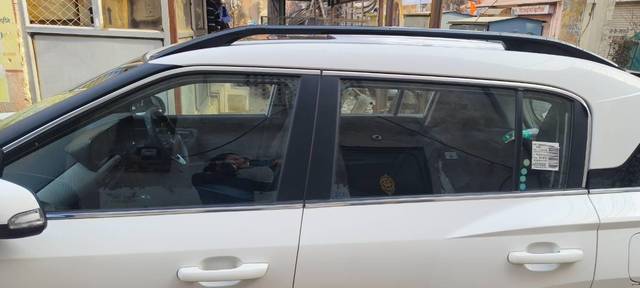 https://images10.gaadi.com/usedcar_image/4529882/original/processed_ecd10c35-c164-4bd7-817d-e181fd16fef0.jpg?imwidth=6402