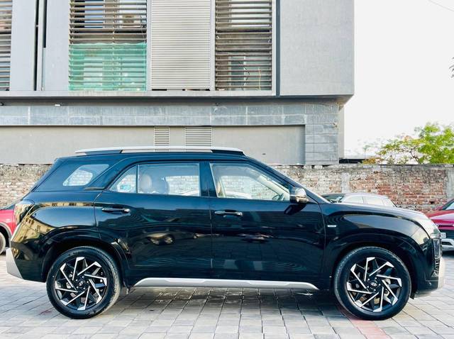 https://images10.gaadi.com/usedcar_image/4529884/original/processed_cb99ce788de9b0af373bd6b6a1e03f9c.jpg?imwidth=6401
