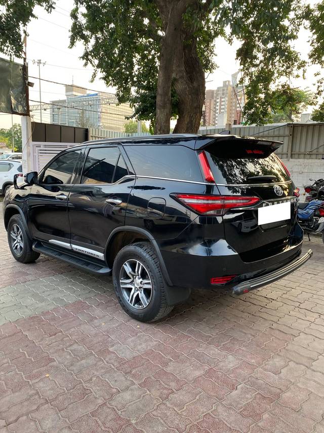 https://images10.gaadi.com/usedcar_image/4529886/original/processed_381d461f-9a5a-42bf-b62f-bf2a7c928f01.jpg?imwidth=6401