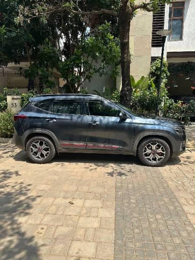 https://images10.gaadi.com/usedcar_image/4529893/original/processed_5e0adc83-e777-4ec7-b0b8-b9088e5959dd.jpeg?imwidth=6400