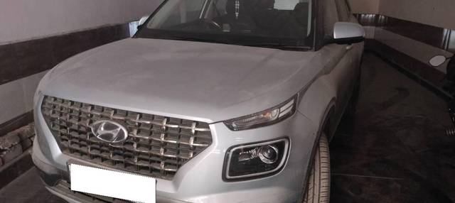 https://images10.gaadi.com/usedcar_image/4529894/original/processed_9f0613e6-11da-4013-b3f3-eb01181cabc2.jpg?imwidth=6402