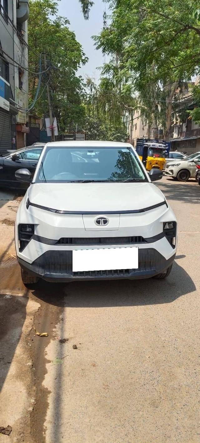 https://images10.gaadi.com/usedcar_image/4529895/original/processed_e78854ea-dc9a-4cdf-89bc-b1e778c35b04.jpg?imwidth=6400