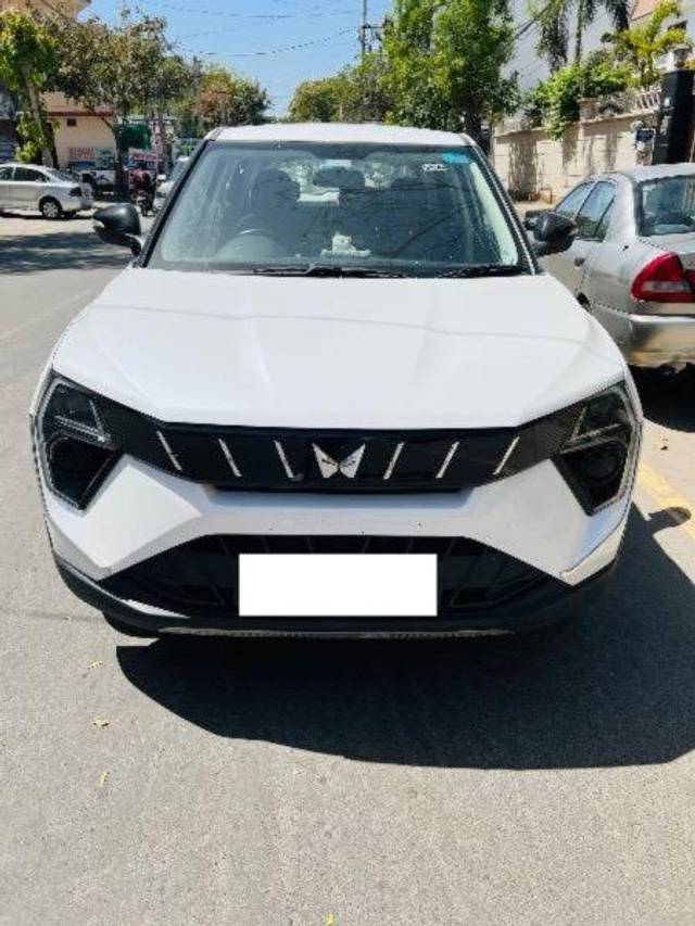 https://images10.gaadi.com/usedcar_image/4529934/original/processed_0a18f607-0d1d-4896-b21f-43ca88badcb7.jpeg?imwidth=6400