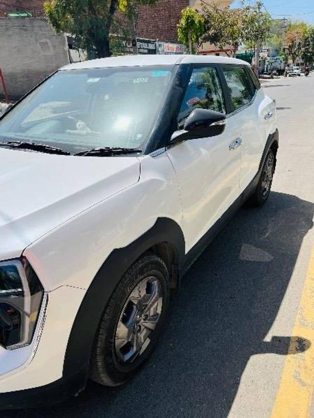 https://images10.gaadi.com/usedcar_image/4529934/original/processed_f8c5d938-8d84-4c53-bcc2-6a5f3cbb1855.jpeg?imwidth=6402