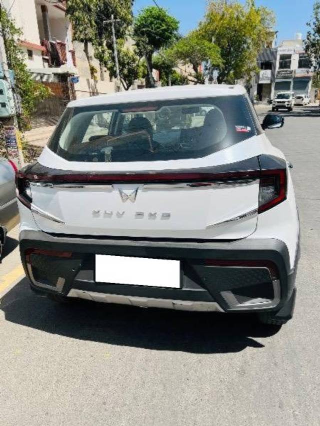 https://images10.gaadi.com/usedcar_image/4529934/original/processed_fda0c98d-91d9-4e19-a4e3-6e6368911ace.jpeg?imwidth=6401