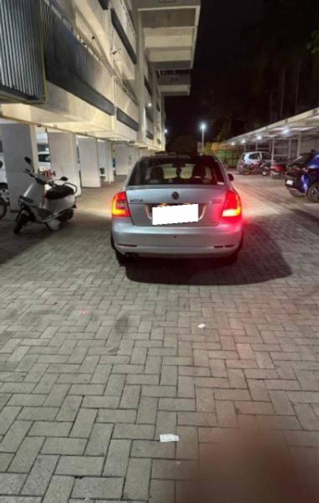 https://images10.gaadi.com/usedcar_image/4529938/original/processed_9fd0ab1e-504b-4629-b981-54b4d286ae86.jpg?imwidth=6401