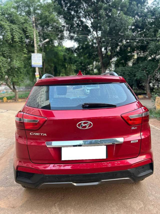 https://images10.gaadi.com/usedcar_image/4529973/original/processed_6f8970c7254f79f6148c6323f0469719.jpg?imwidth=6401