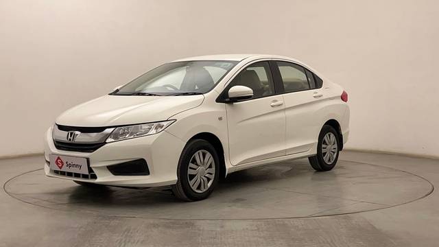 https://images10.gaadi.com/usedcar_image/4529996/original/b813d005c46b509618afb3cee29699d3.JPG?imwidth=6400
