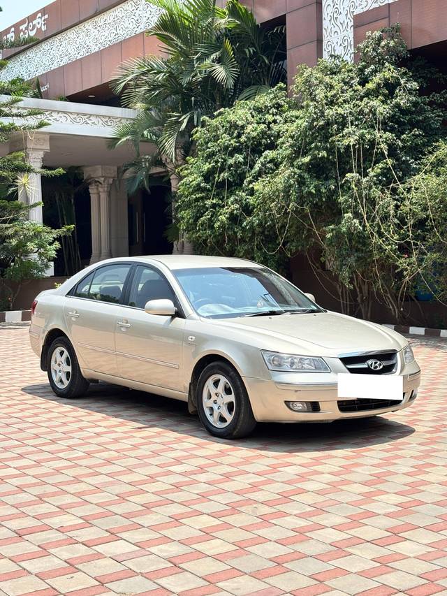 https://images10.gaadi.com/usedcar_image/4530046/original/processed_d203957ec6ed88cd82b6f4319fb72d94.jpg?imwidth=6400