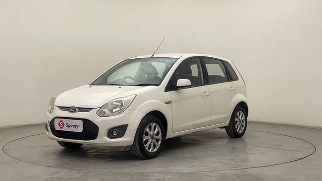 https://images10.gaadi.com/usedcar_image/4530064/original/c2ac6c294c81d6ee65b44fbb3c55bc0b.JPG?imwidth=6400
