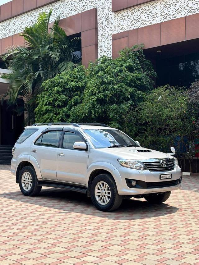 https://images10.gaadi.com/usedcar_image/4530069/original/processed_89e79d0f1f0d737160d8e769a46fc35c.jpg?imwidth=6400