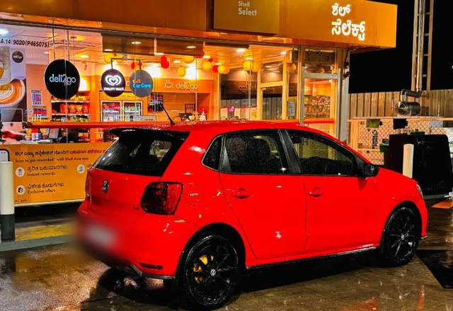 https://images10.gaadi.com/usedcar_image/4530073/original/003191c0-ad93-49c3-8f61-15d7c1469f54.?imwidth=6400