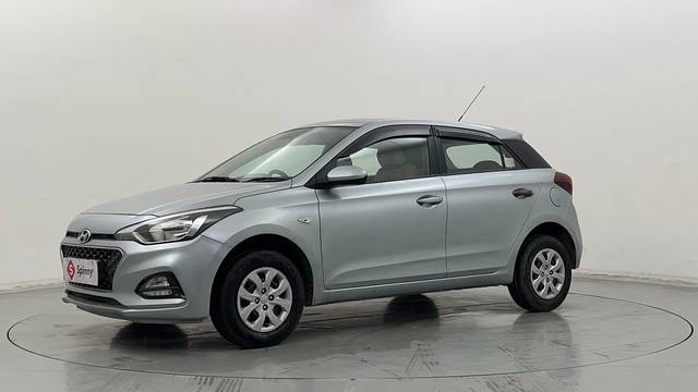 https://images10.gaadi.com/usedcar_image/4530086/original/d9bab6a41abd9bafbfcfe52ddd868888.JPG?imwidth=6400