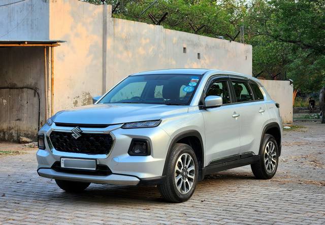 https://images10.gaadi.com/usedcar_image/4530098/original/processed_9e7f1dafc2d3bb1f59aaedce3eb1cdce.jpg?imwidth=6402