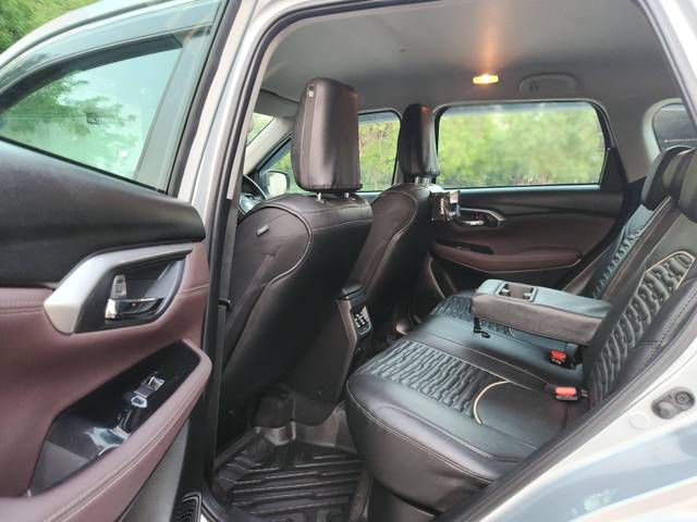 https://images10.gaadi.com/usedcar_image/4530098/original/processed_c598006aeab863173bcae6cf55793692.jpg?imwidth=6400